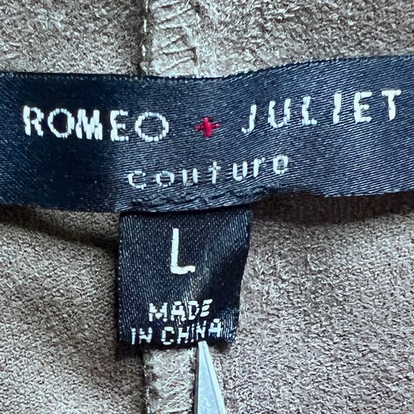 Romeo & Juliet Couture Taupe Drape Cropped Faux Suede Jacket Womens Size L EUC! - Picture 8 of 10